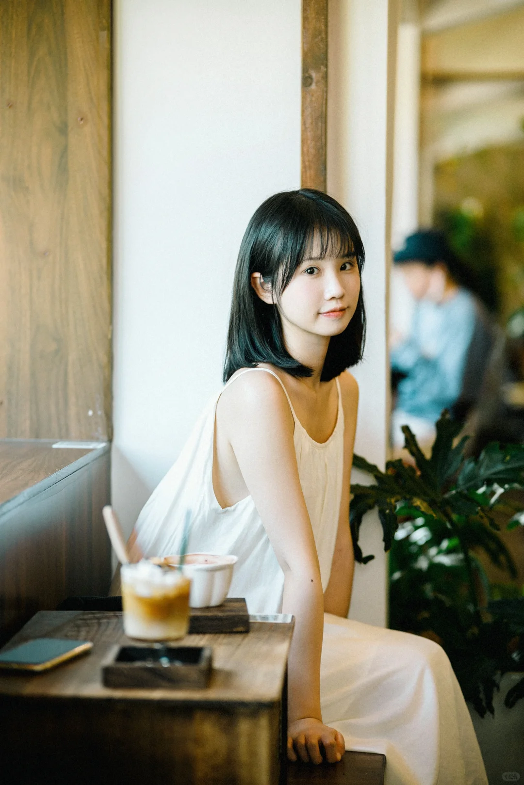 在光线好好的咖啡厅出片啦