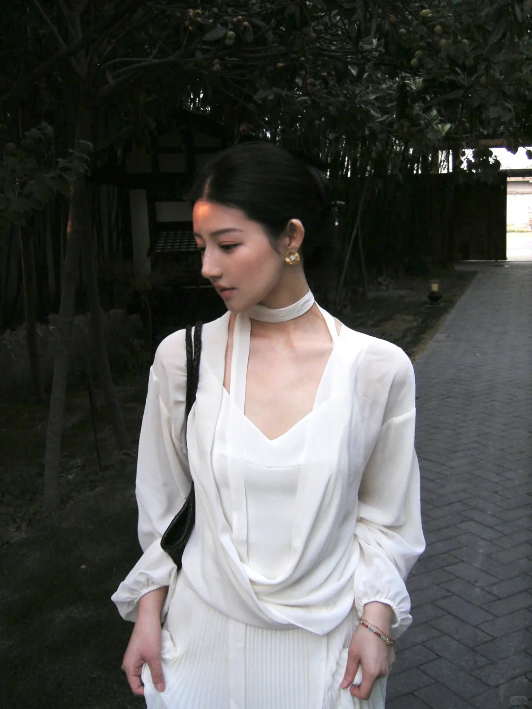 女生就该自觉矜贵