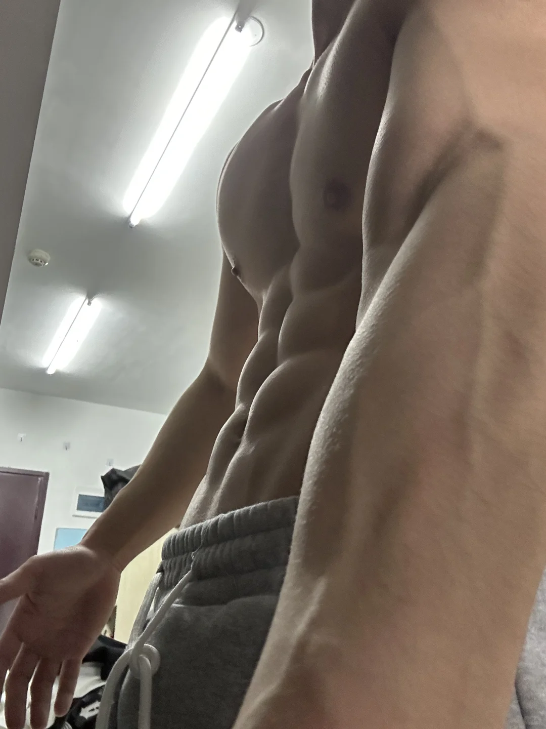 这算有腹肌吗