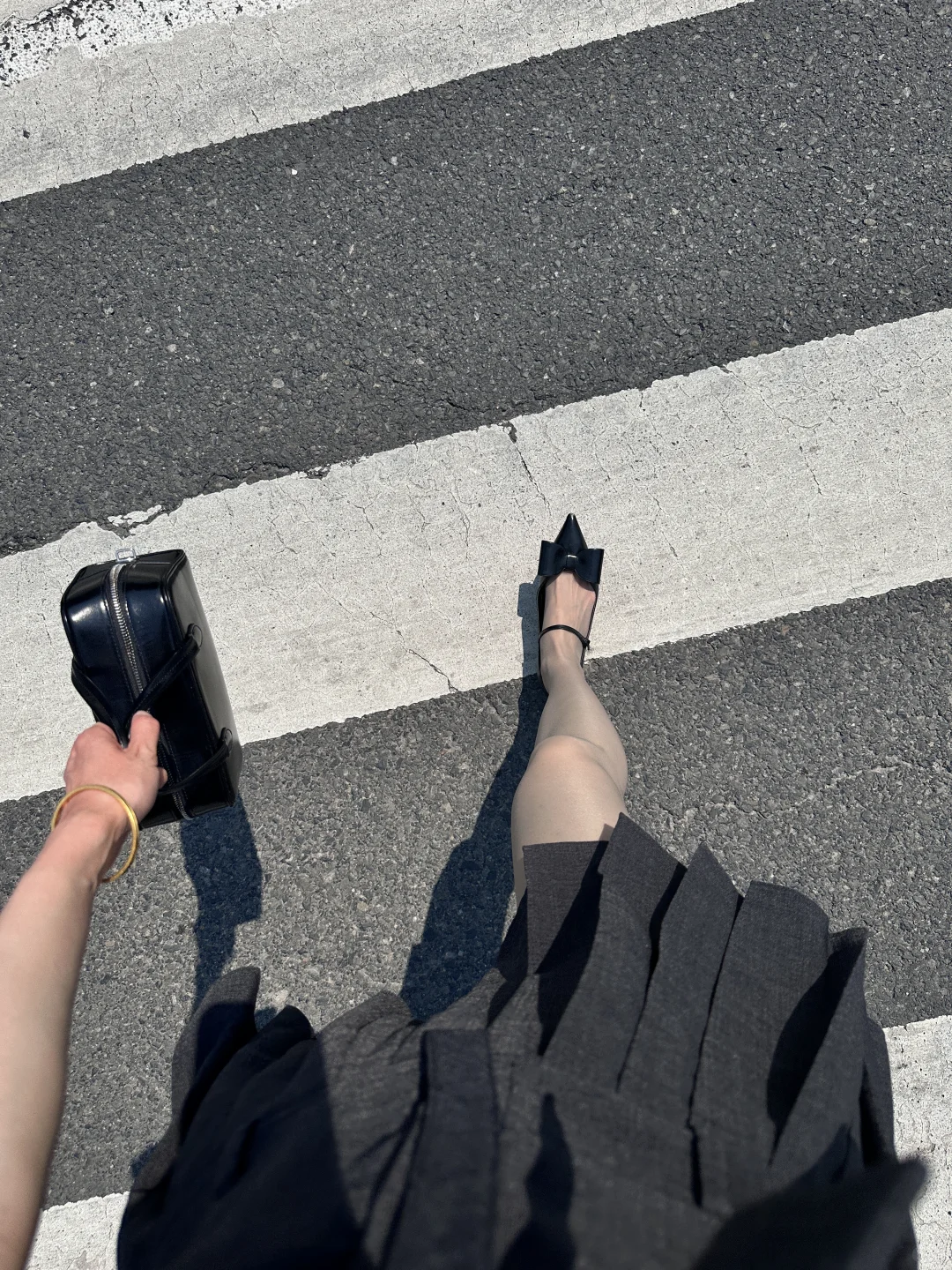 东北今天穿什么｜35°C的夏日格雷系穿搭☀️