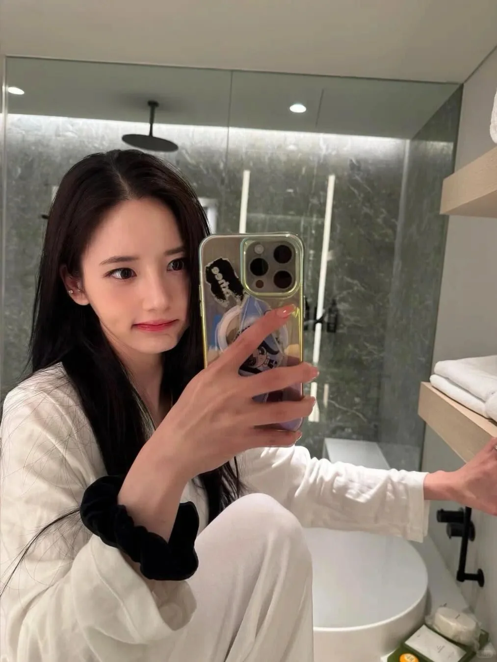 韩女还是太权威了🖤seohxxhahn春夏千金穿搭