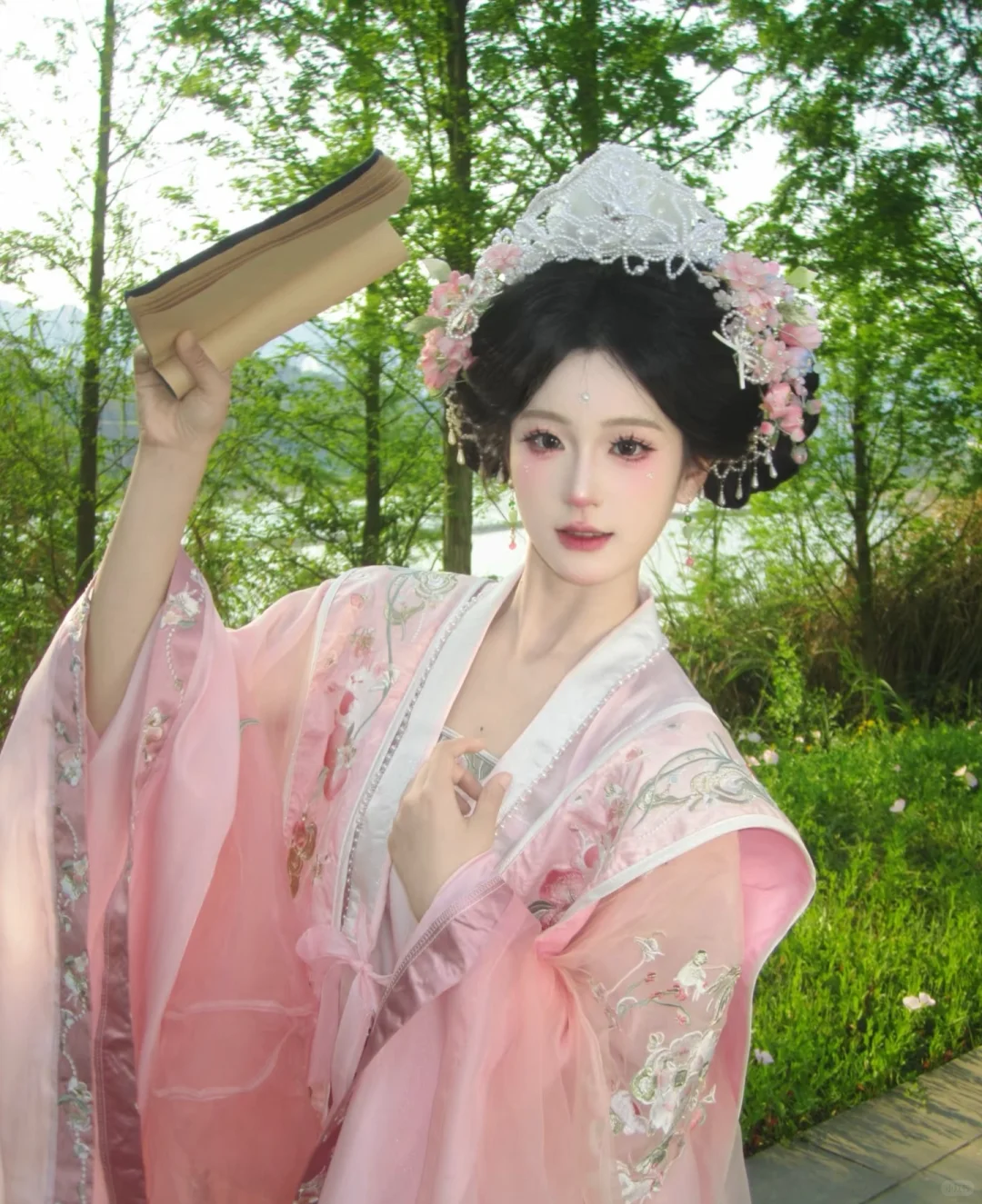 姐妹们帮我选选哪个造型好看 过几天要去拍