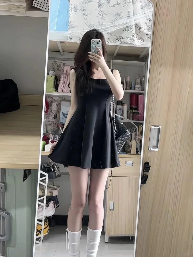 漏腰显腿长裙｜赫本风吊带小黑裙纯欲