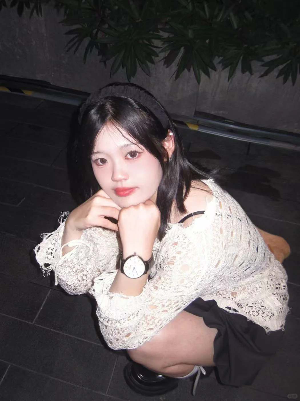 点击查看美女背后的女人
