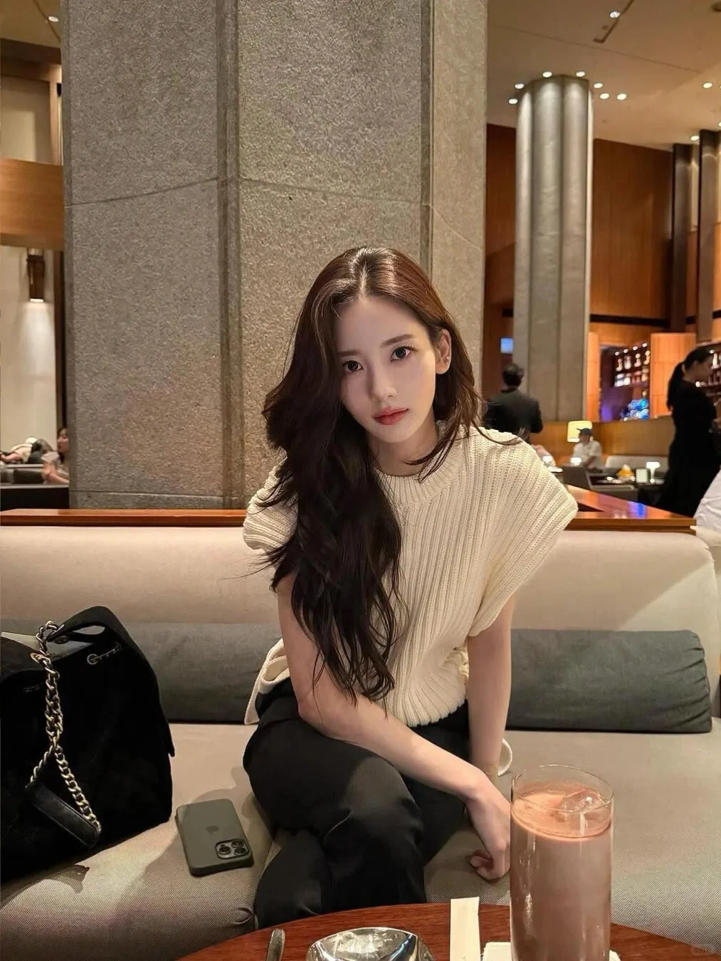 韩女还是太权威了🖤seohxxhahn春夏千金穿搭