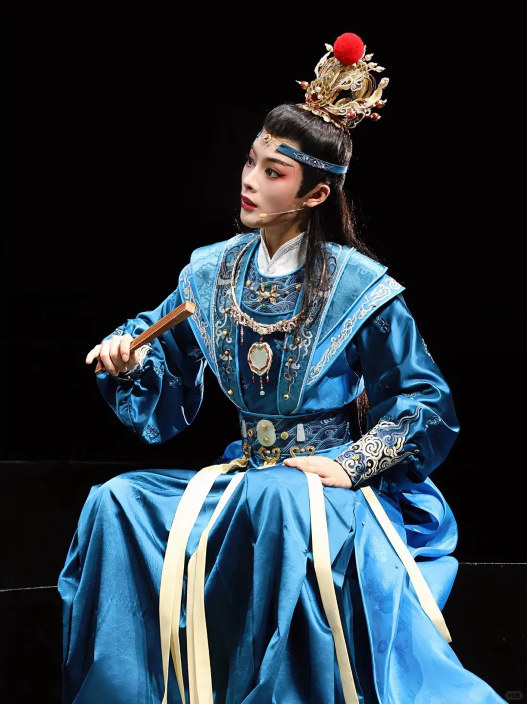 盘点一些清冷高贵的克莱因蓝女明星古装妆造