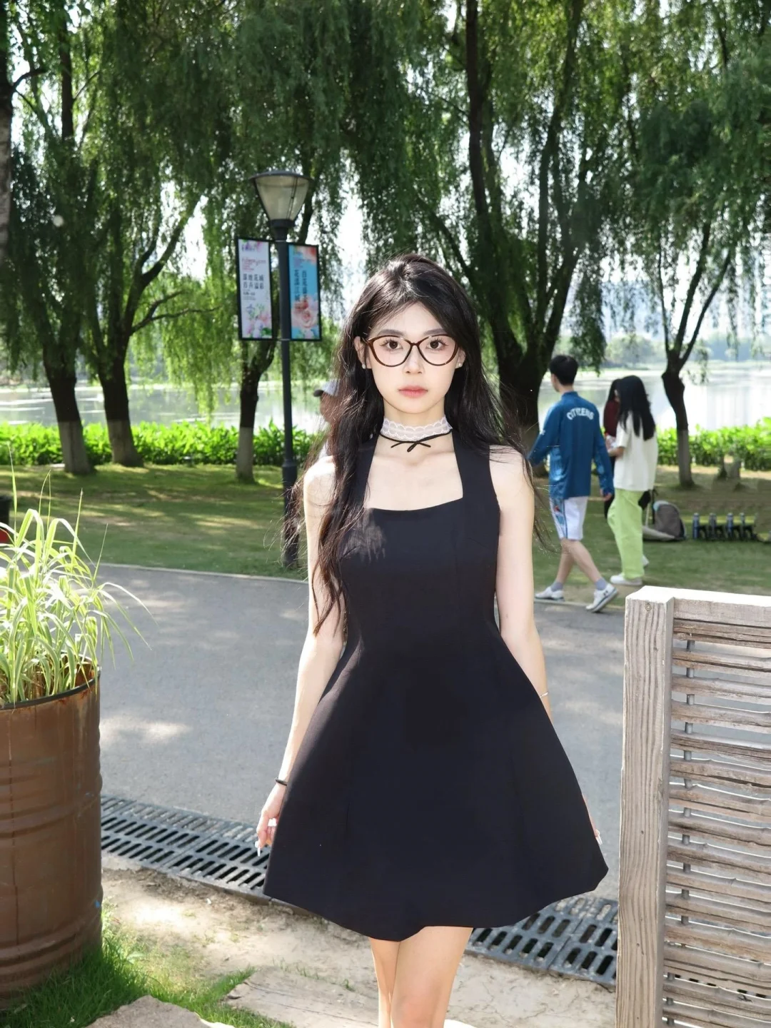 漏腰显腿长裙｜赫本风吊带小黑裙纯欲