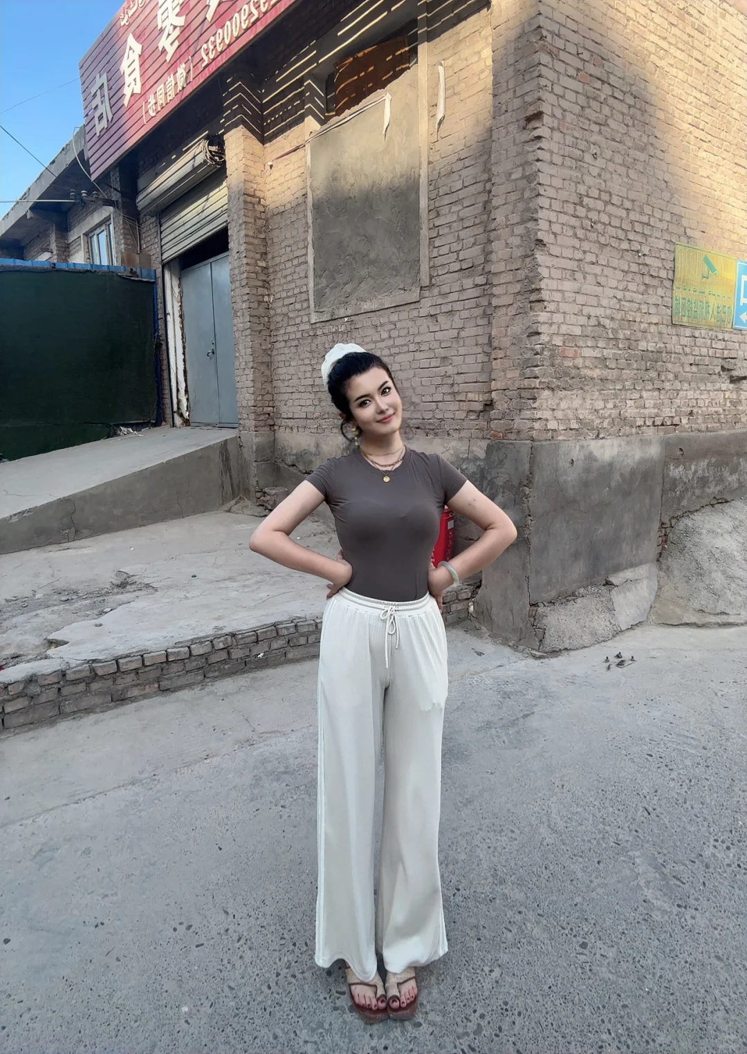 99年女摄在喀什开店plog
