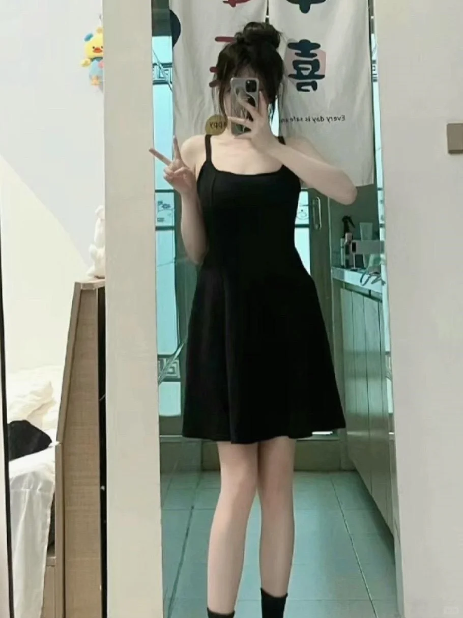 漏腰显腿长裙｜赫本风吊带小黑裙纯欲