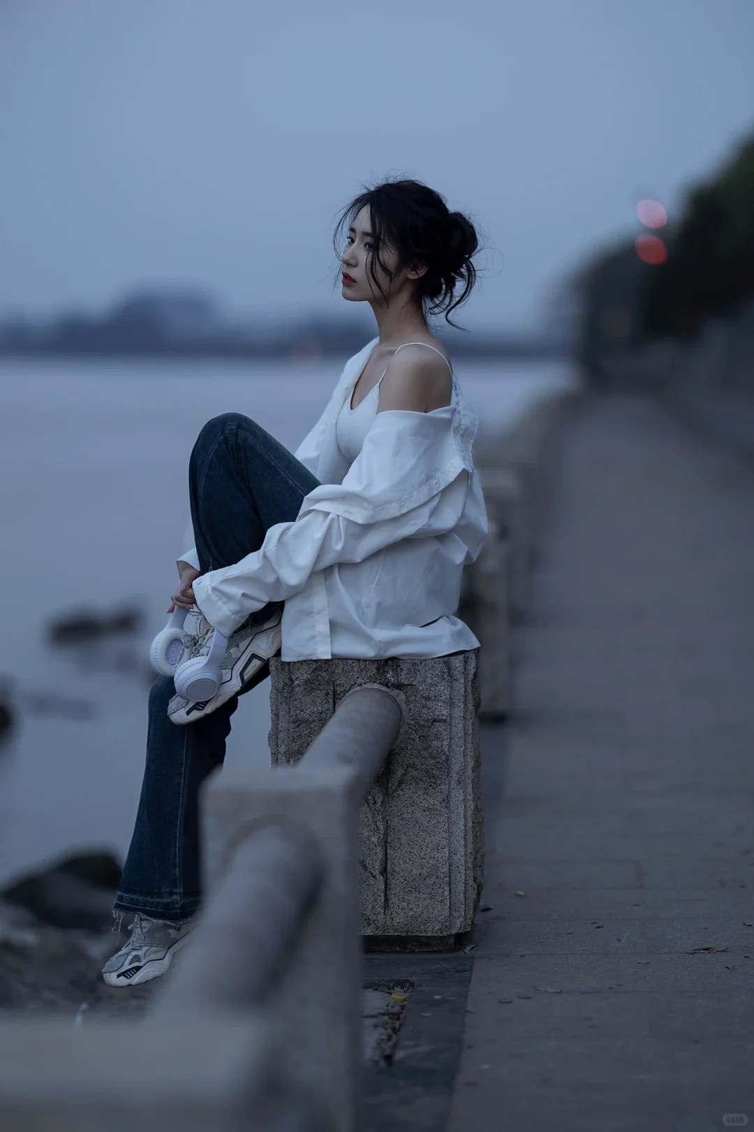 情绪片｜“傍晚去江边走走吧”