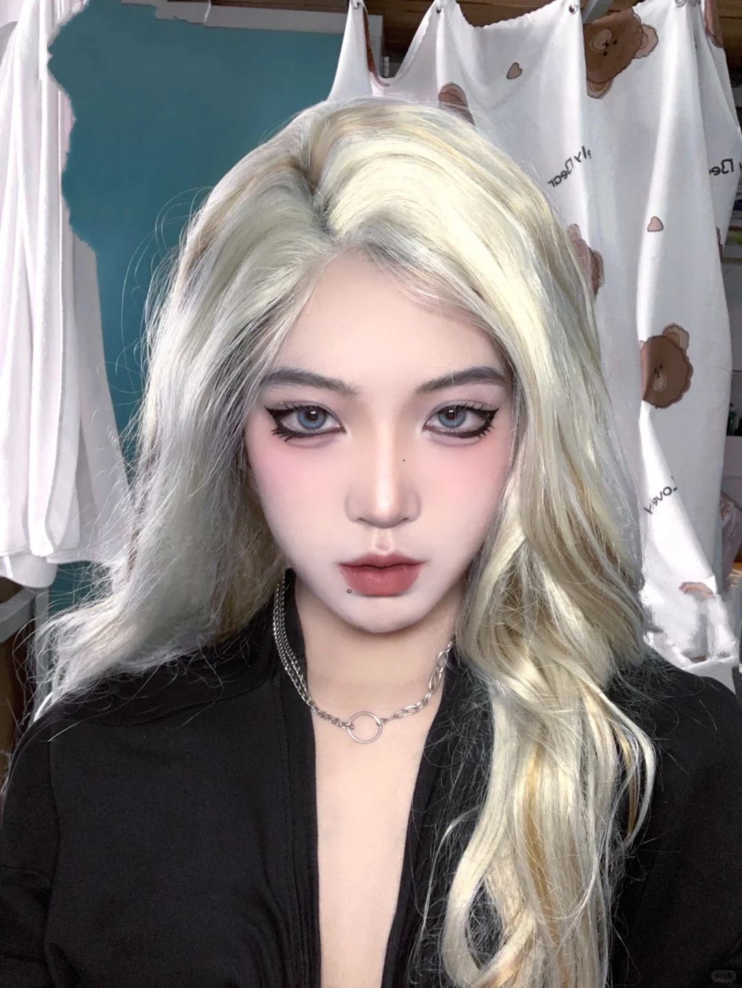 妆前普信女，妆后撕漫女