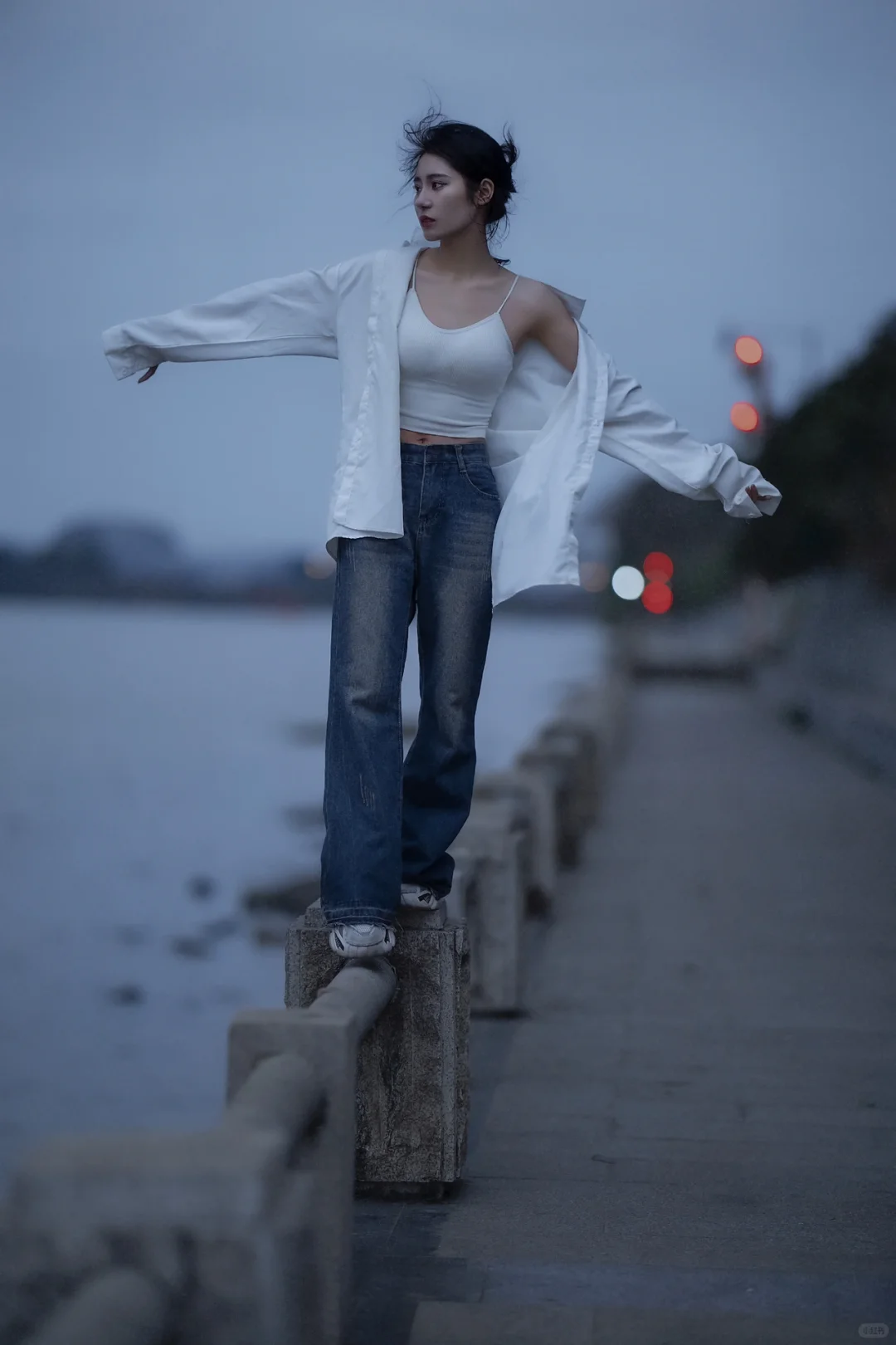 情绪片｜“傍晚去江边走走吧”