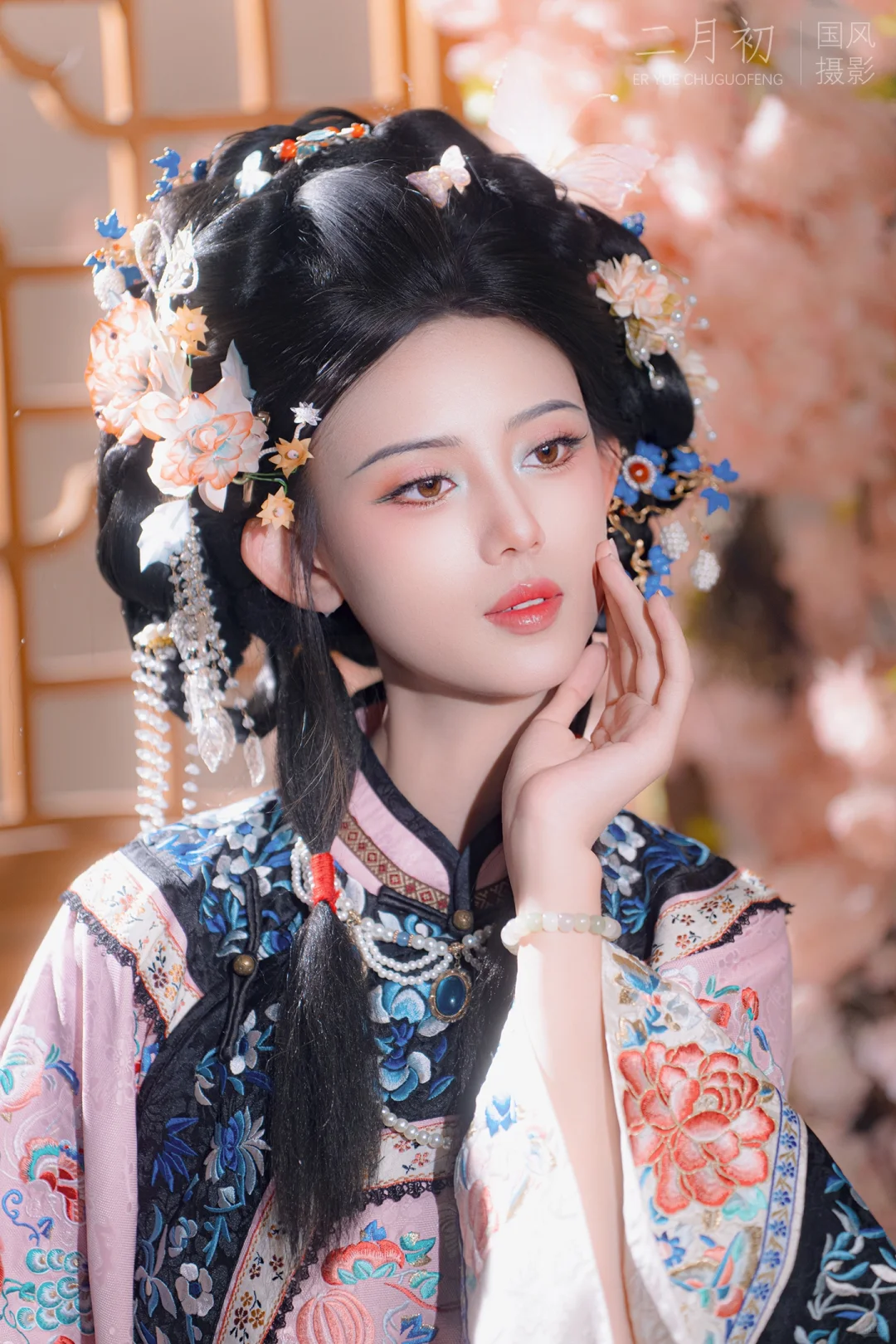 清汉女写真选粉色还是青色？纠结症犯了！