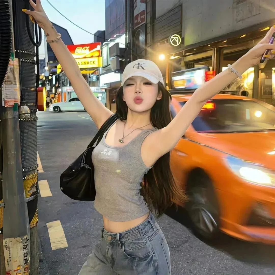 7.24 𝙒𝙚𝘾𝙝𝙖𝙩女生头像