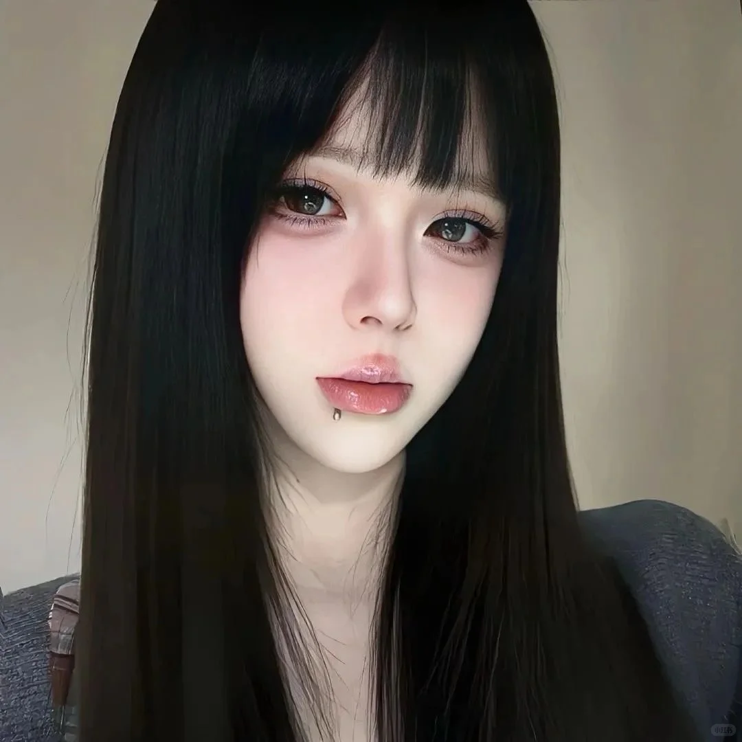 被她的颜值迷住了👀