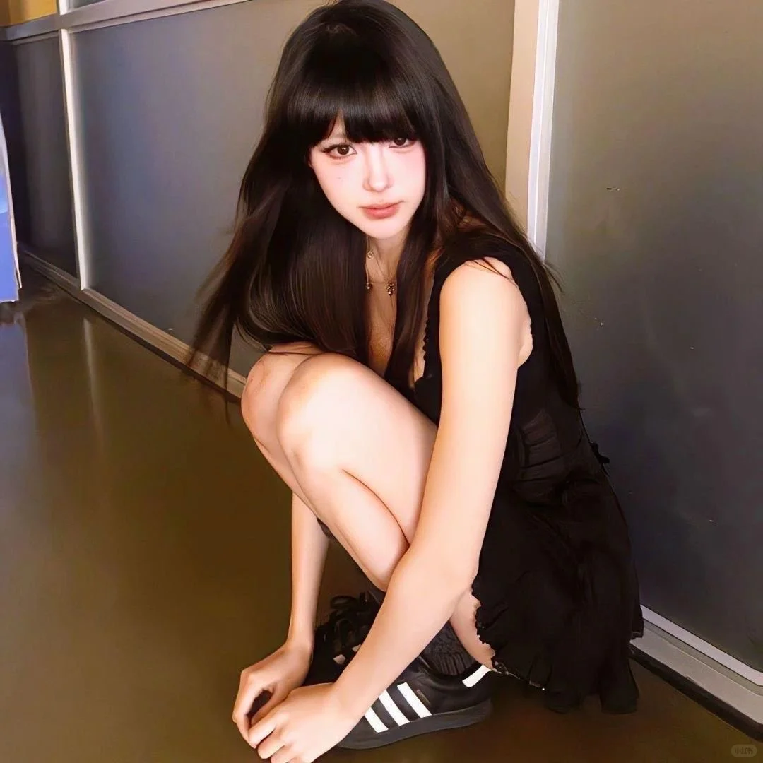 7.24 𝙒𝙚𝘾𝙝𝙖𝙩女生头像