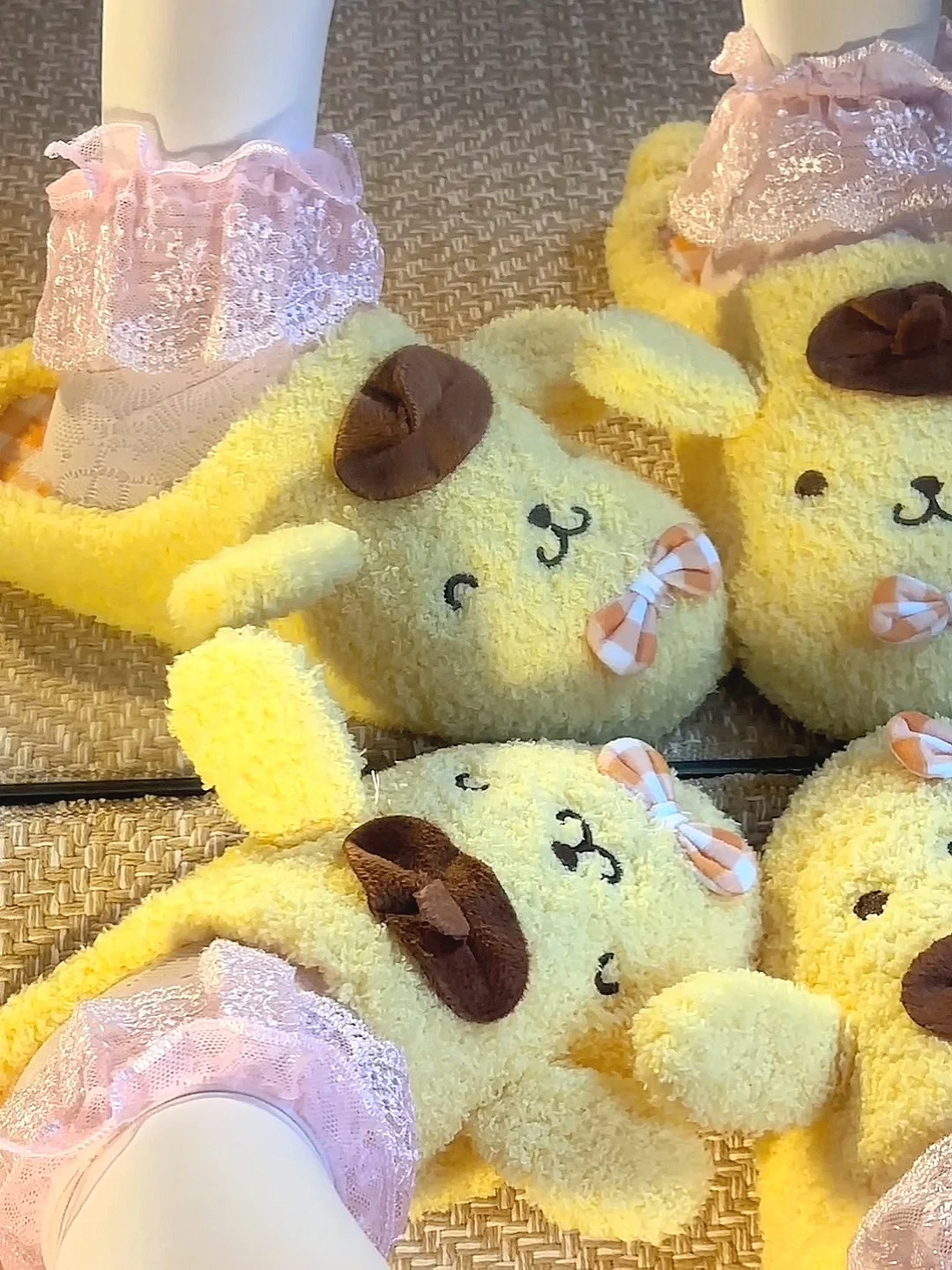 好甜好甜的花边袜子！！