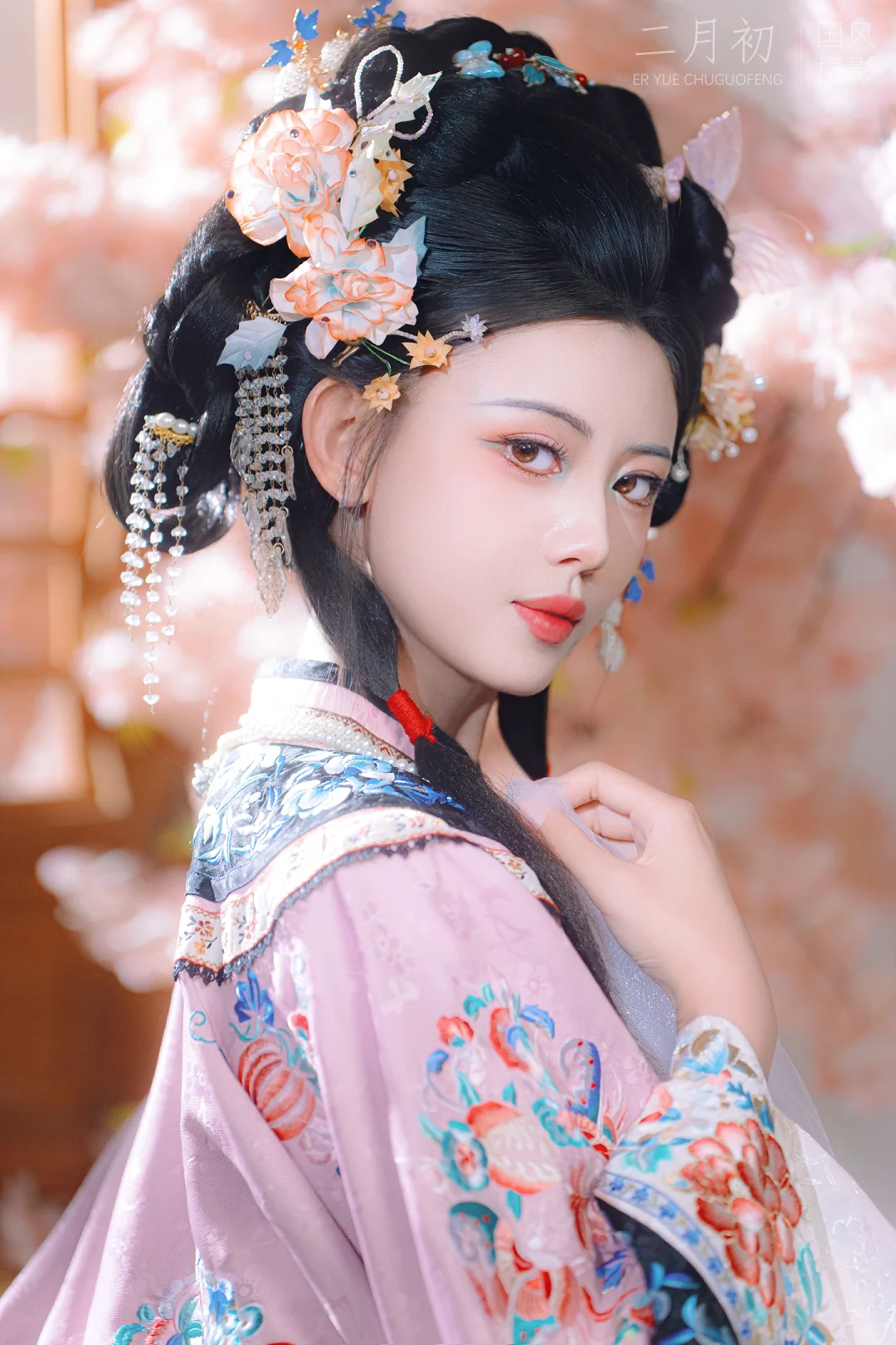 清汉女写真选粉色还是青色？纠结症犯了！