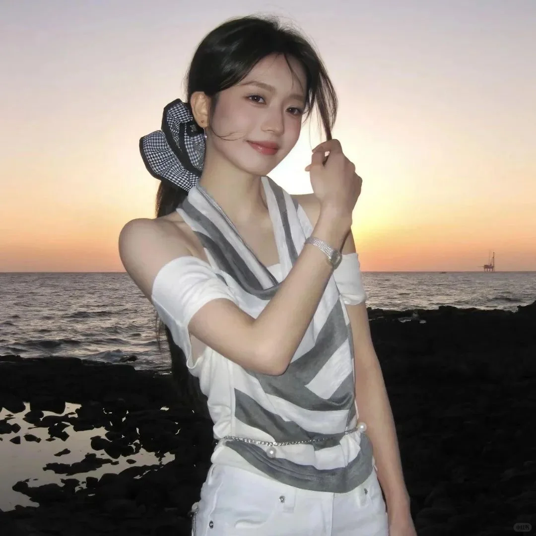 7.24 𝙒𝙚𝘾𝙝𝙖𝙩女生头像