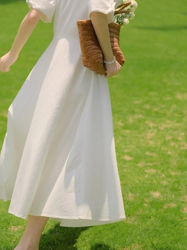OOTD | 法式小白裙也太好拍了吧 🐏
