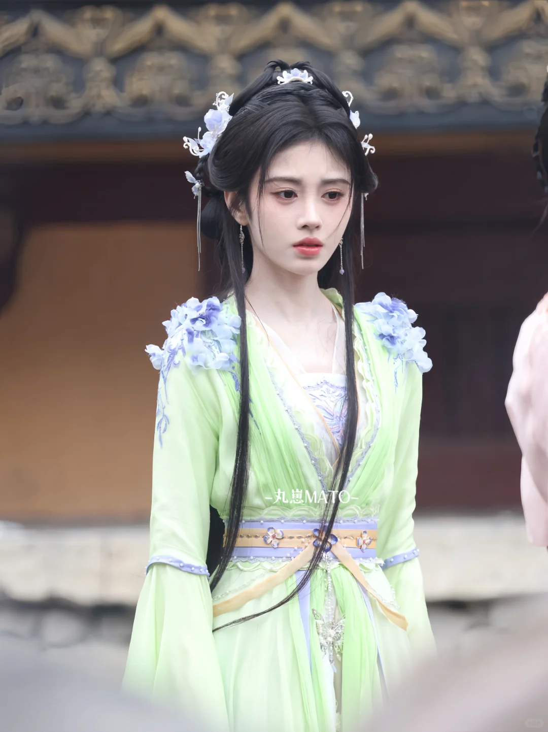 鞠婧祎的造型师要是早点开窍