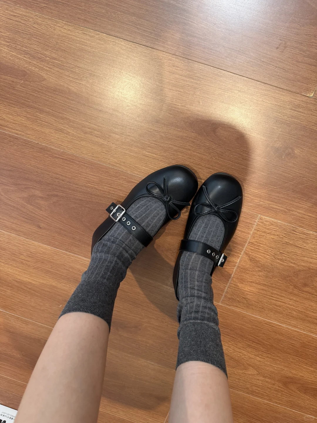 新品上新｜极简至上chao绝宽坑条中筒袜来啦！