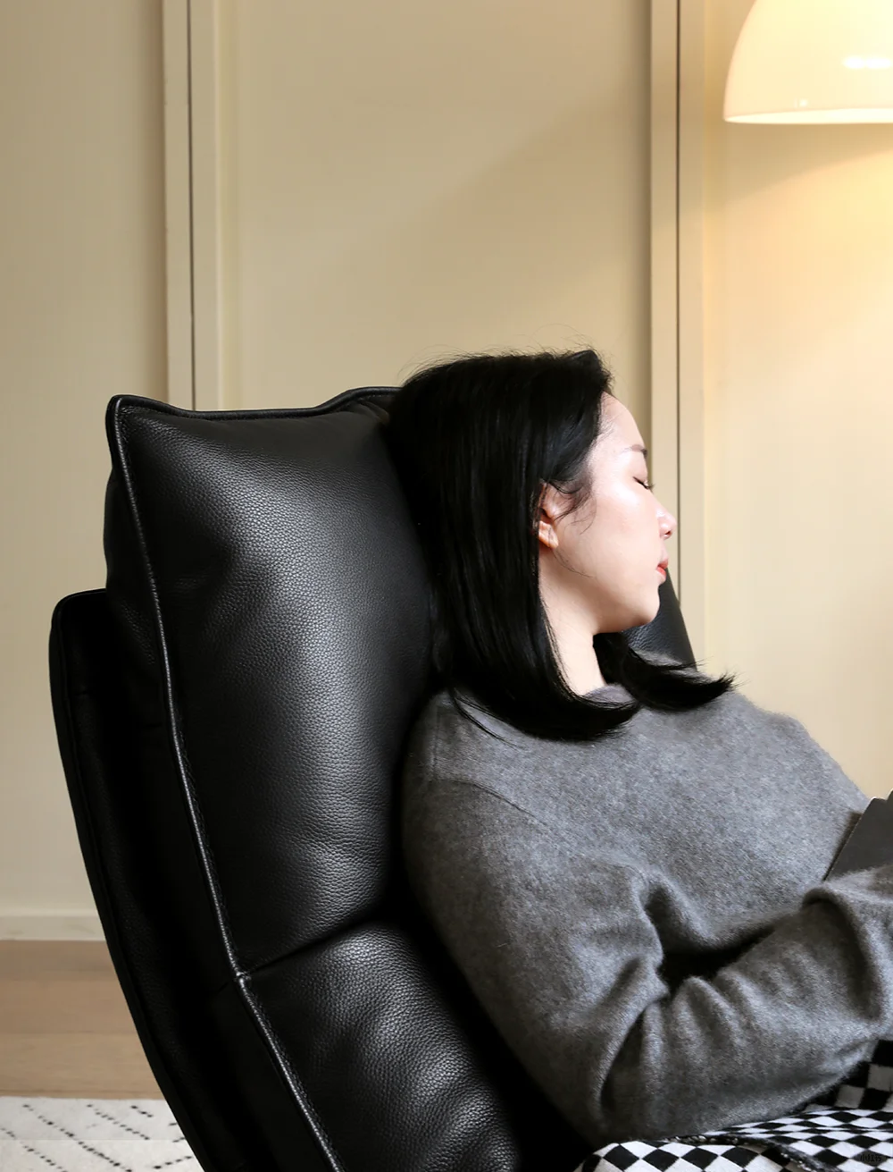 自从它住进我家，全家人读书开始抢椅子了
