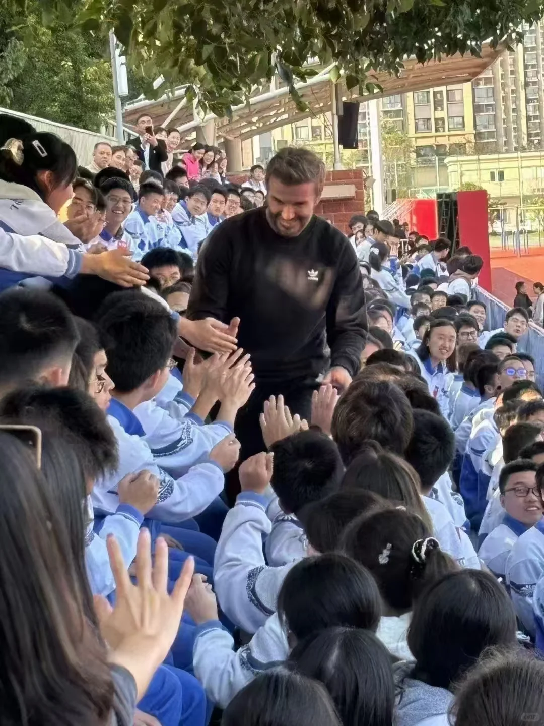 贝克汉姆来七宝中学啦