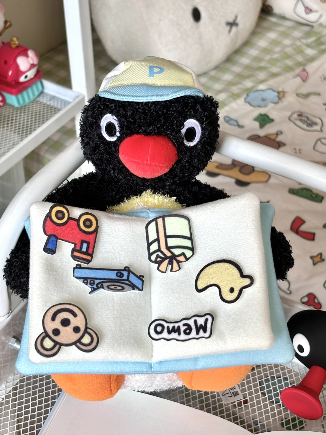 pingu🐧你看啥书呢！给我也看看📖