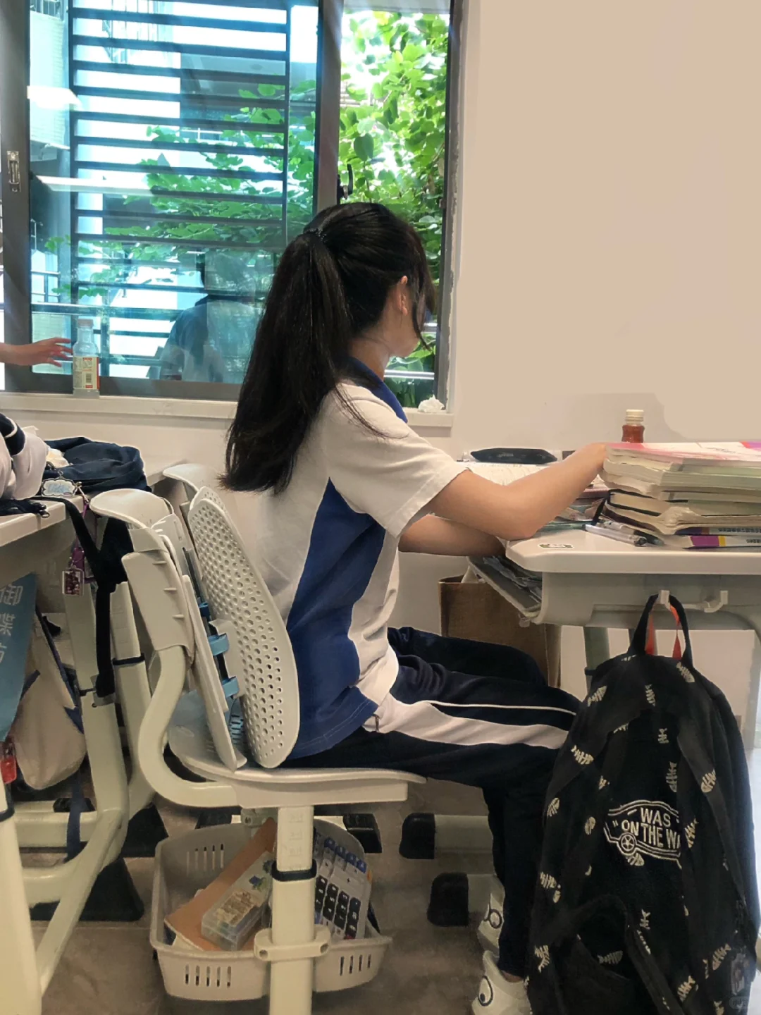 啊啊啊啊高三党刷题必备护腰神器简直了！！
