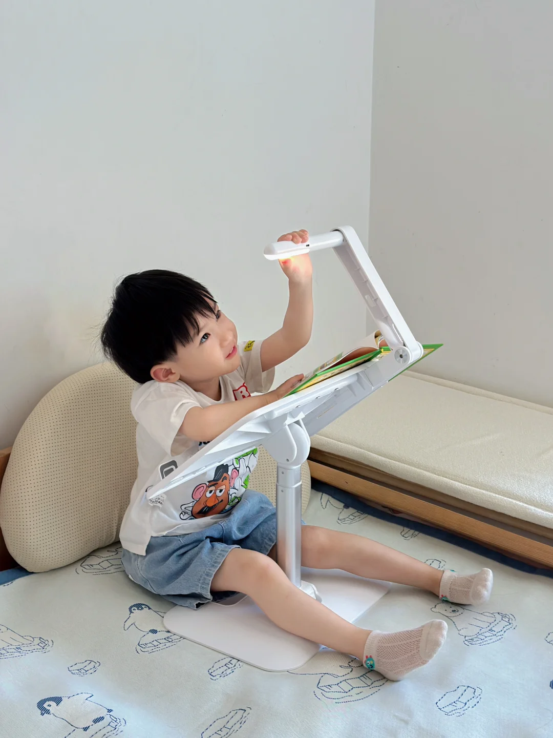 📚 宝宝看绘本，用这个就不弯腰驼背 📚