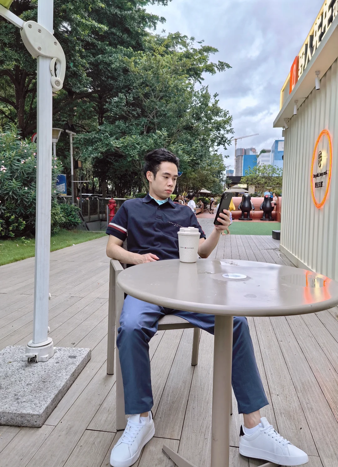 📚 悠闲时光 | 享受阅读与咖啡的完美结合