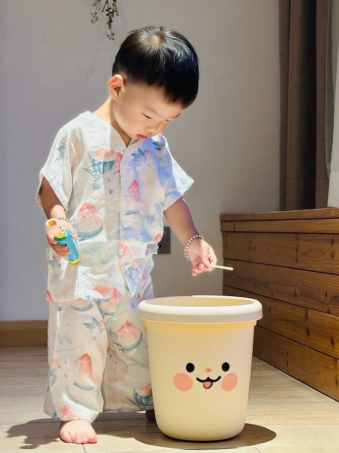 窗边一隅|茶香与翻书声里的松弛美学