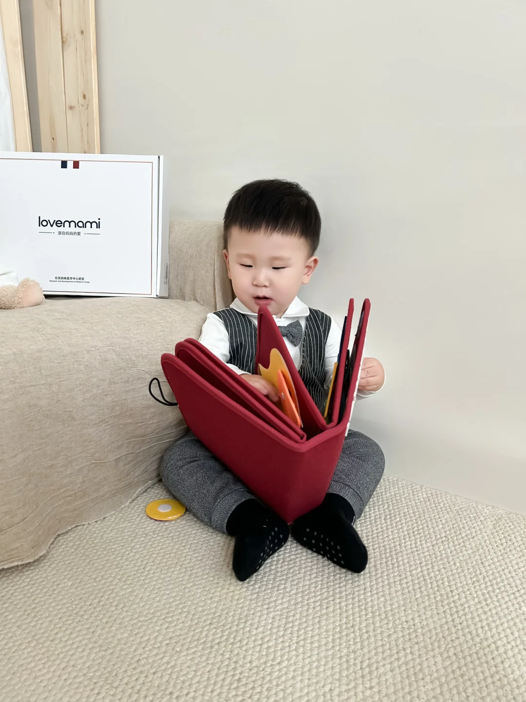 今天是爱阅读的小朋友～