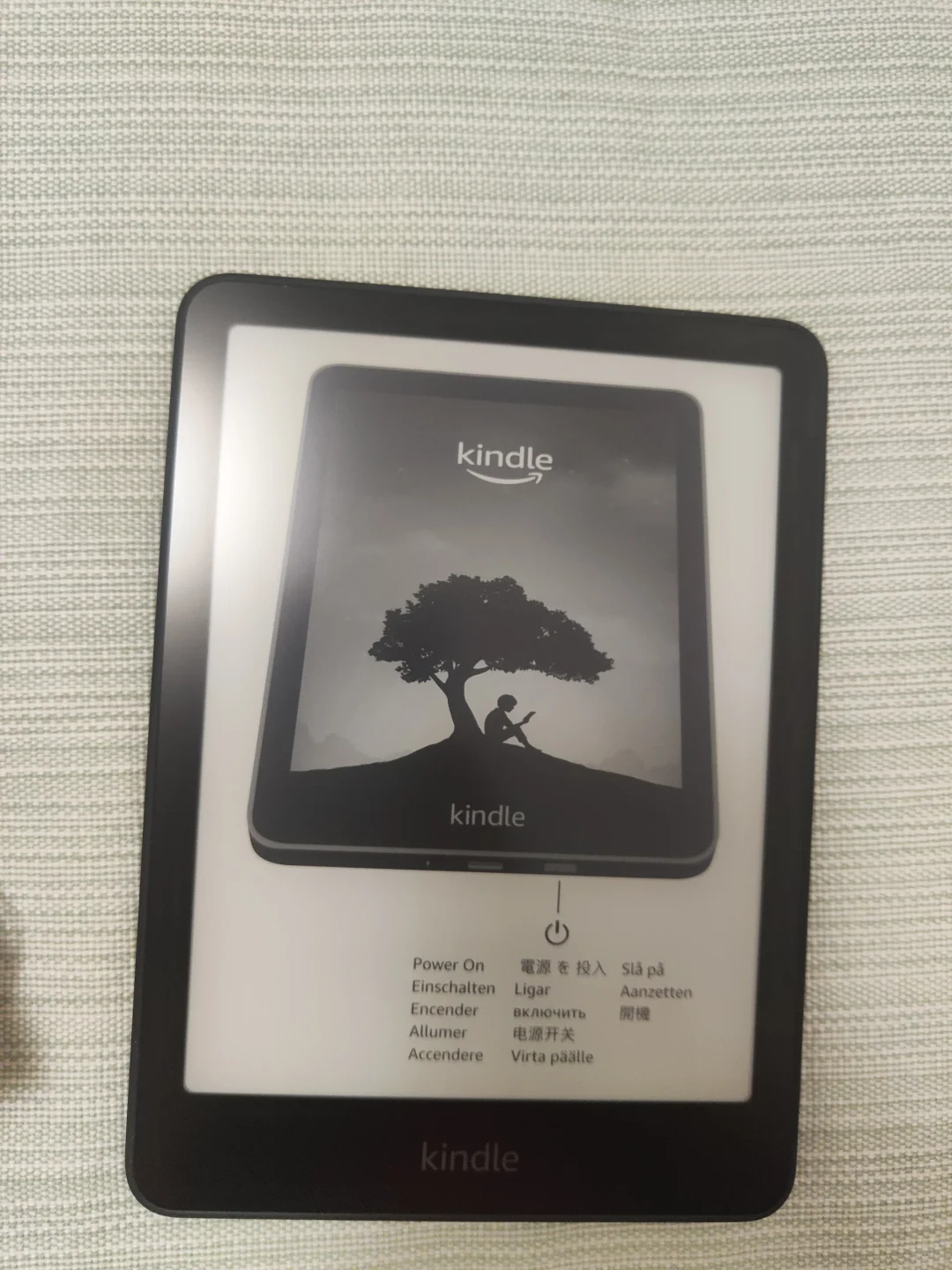今天买的kindle6 纸白，谁懂！