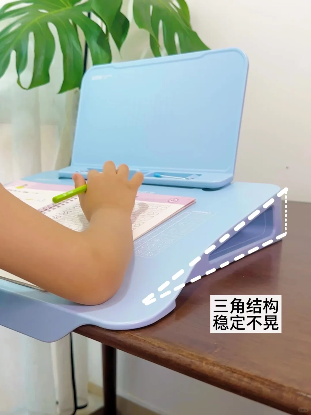 别再吼孩子“坐直”啦，这个正姿台超神💥