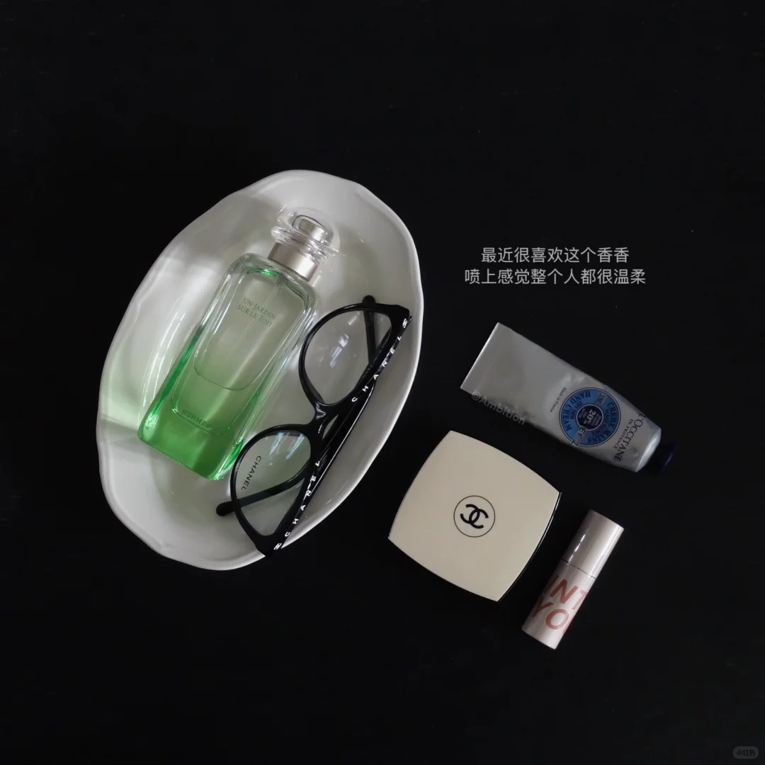 我又开始独处，重新爱上了阅读和散步：