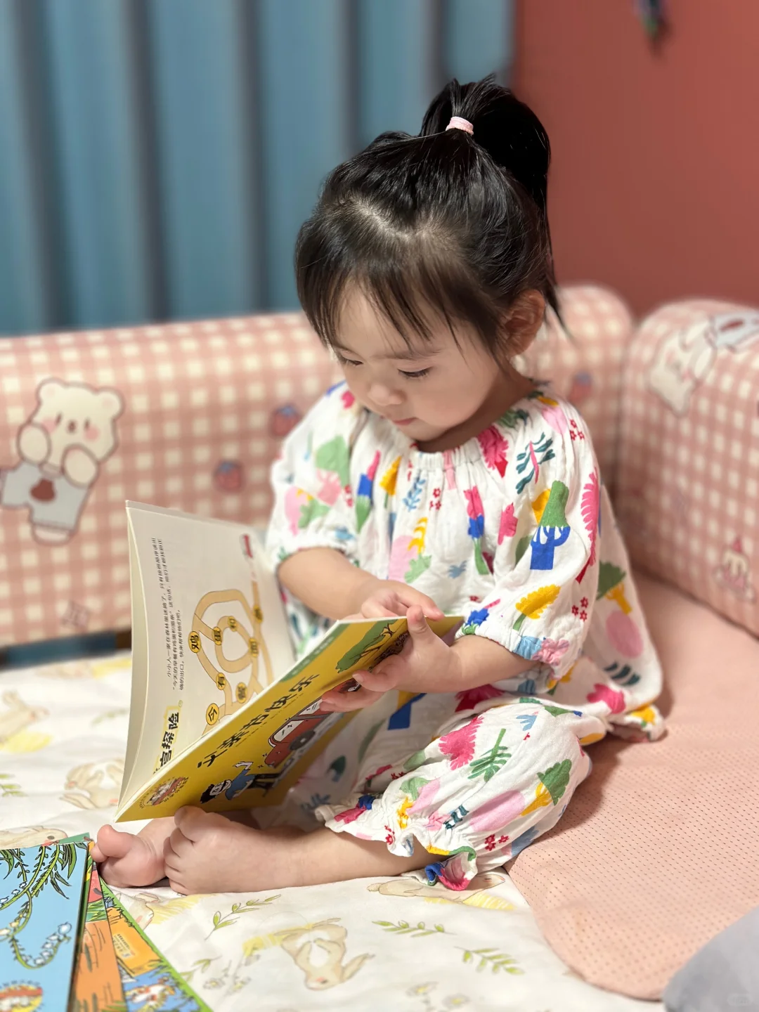 三个小小人绘本，开启识字新乐趣