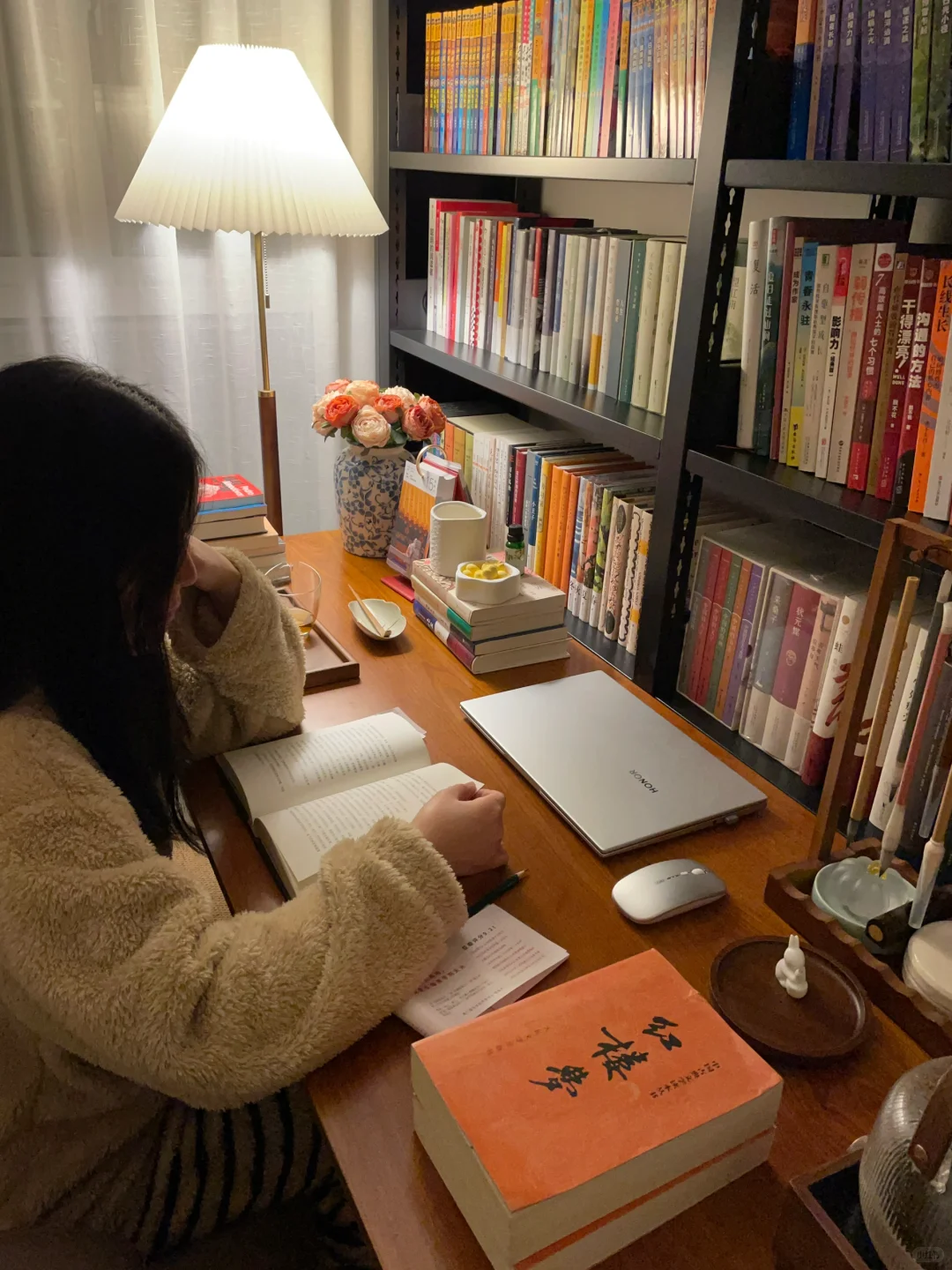 读书，喝茶｜夜晚的幸福感在此刻具象化了