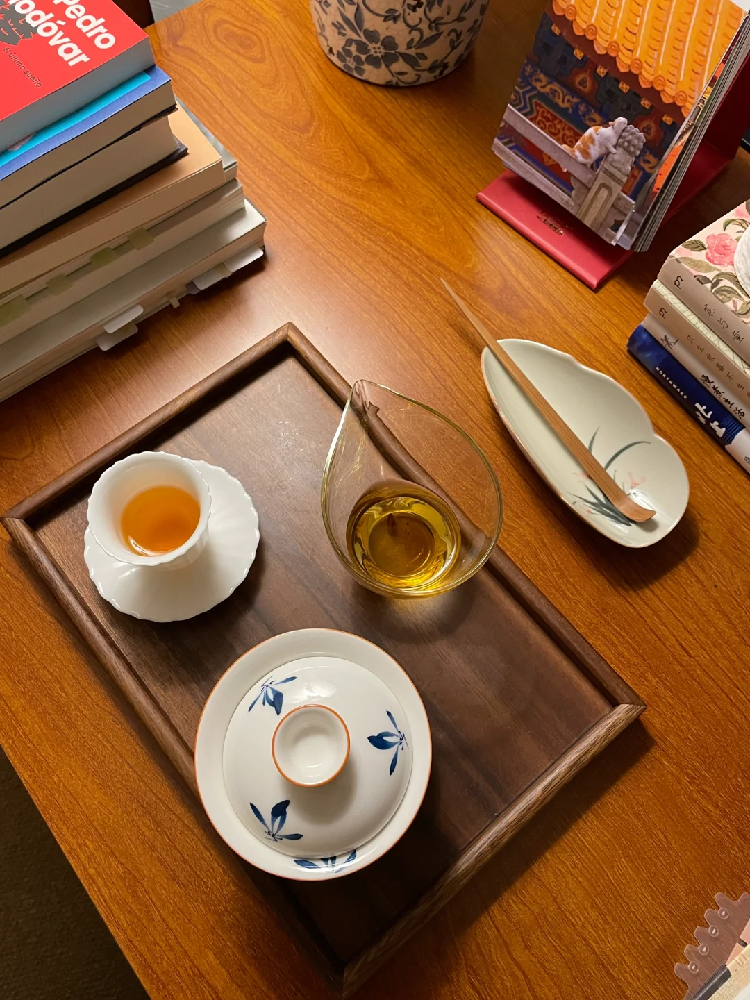 读书，喝茶｜夜晚的幸福感在此刻具象化了