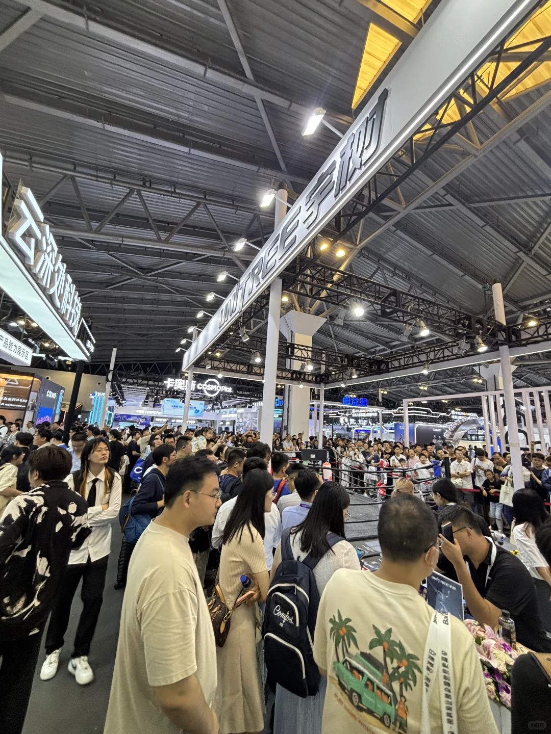PLOG｜勇气是越用越多的东西！在WAIC当讲解员