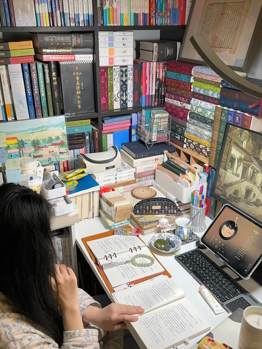 一间自己的房间 | 喝茶、吃果子、读余华的书