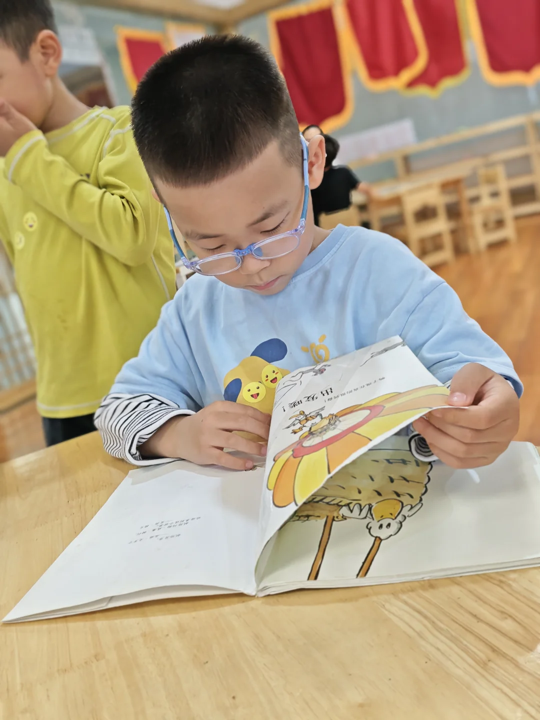 幼儿园小朋友的阅读时光📖