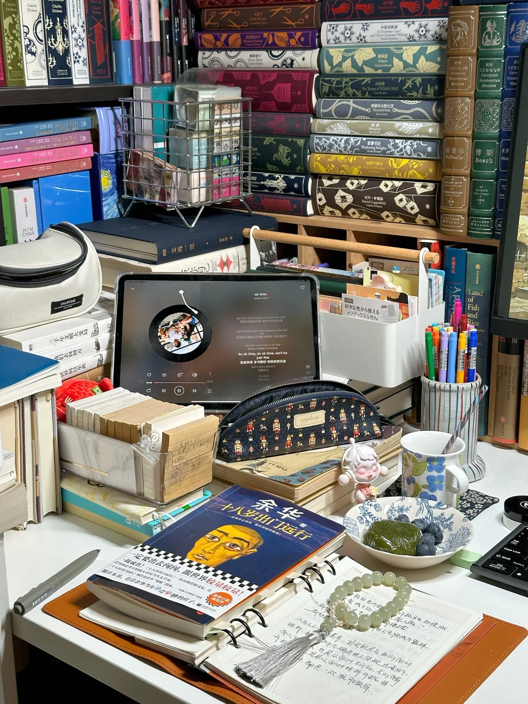 一间自己的房间 | 喝茶、吃果子、读余华的书