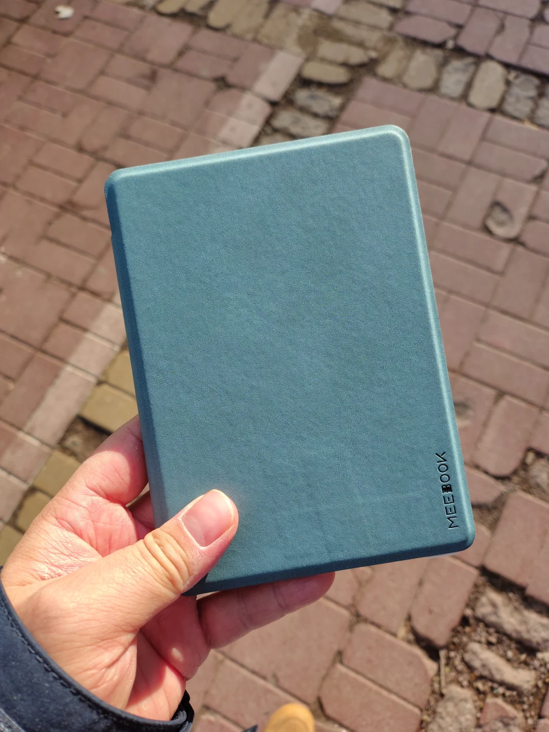 第一天，翻牌子翻到了Meebook M6c