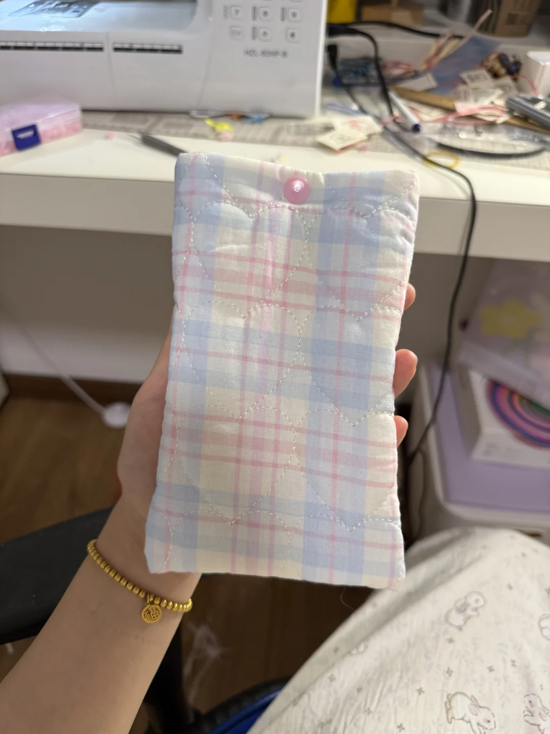 热乎乎的小白马阅读器保护袋📚