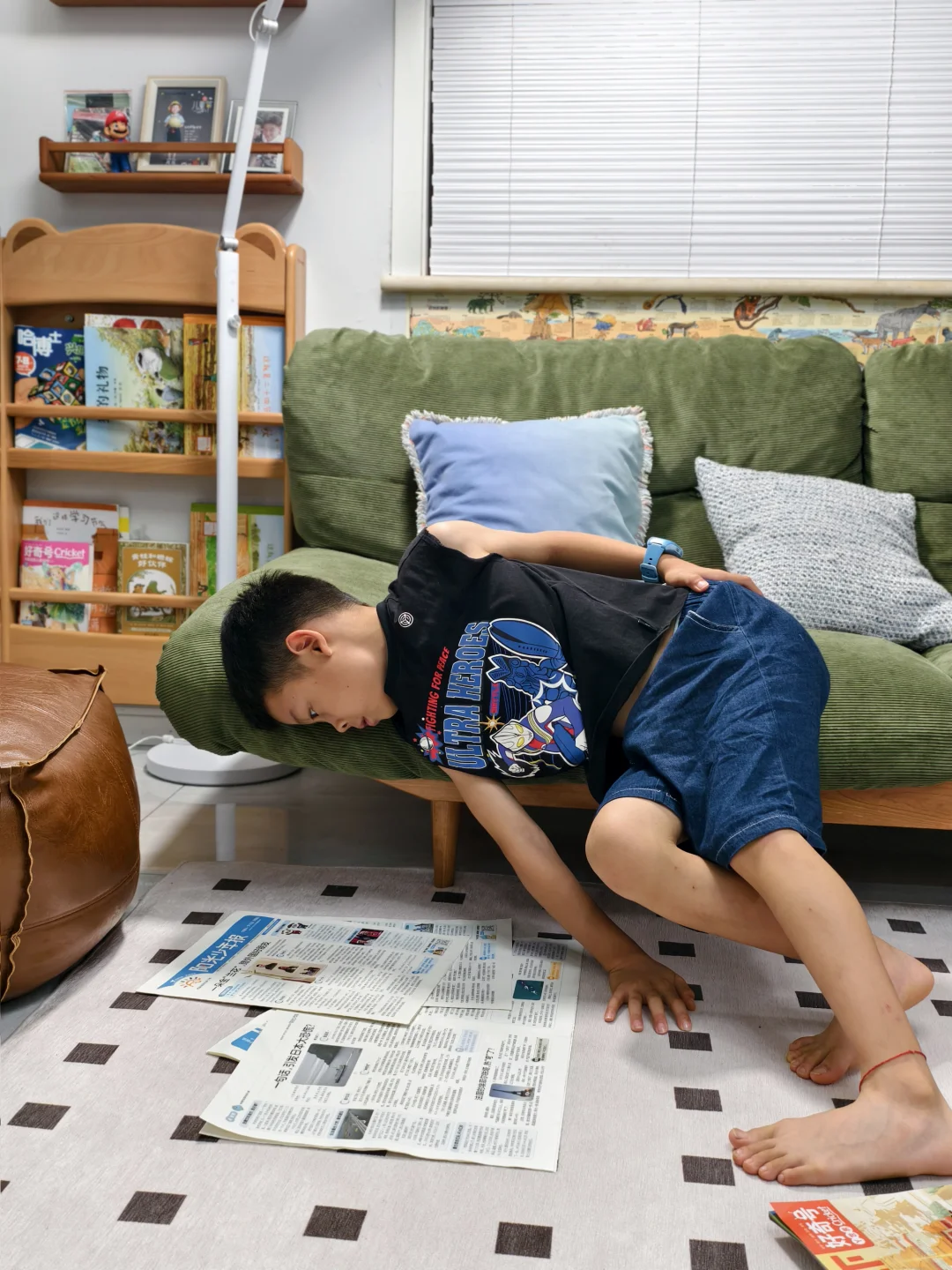 这小子阅读的姿势，绝了！