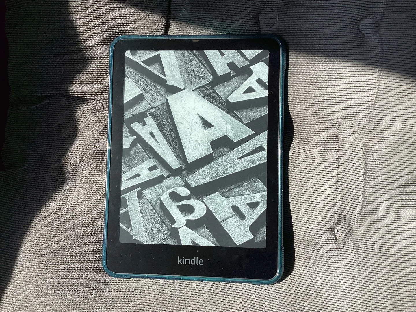 裸着用了三天……kindle的保护壳终于到了