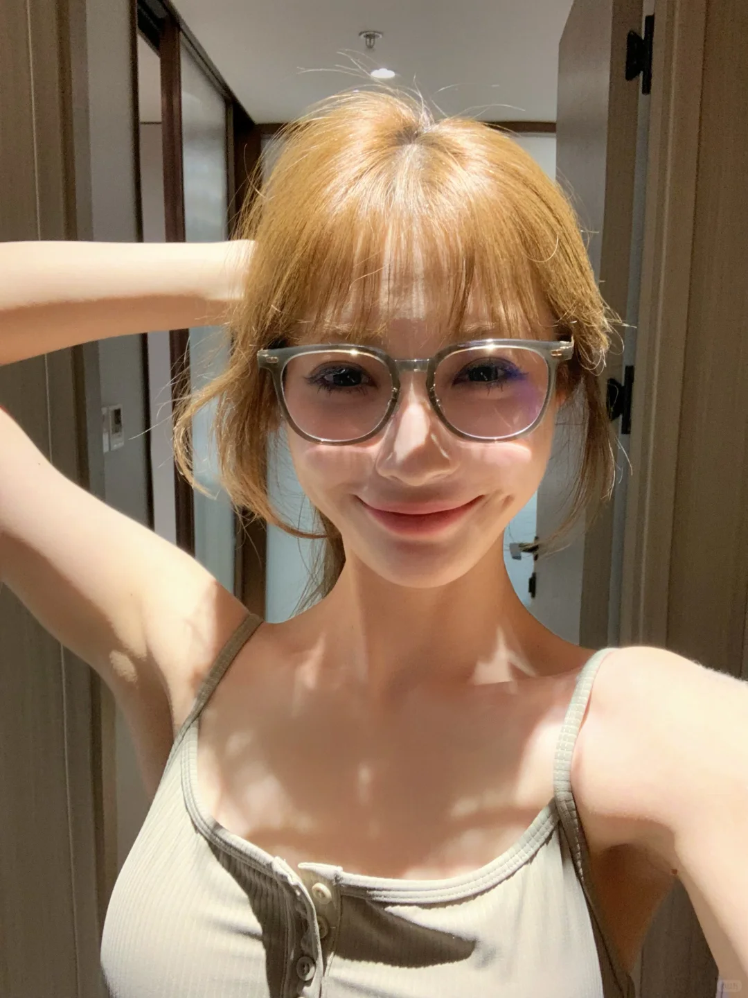 有点喜欢我的新眼镜😎