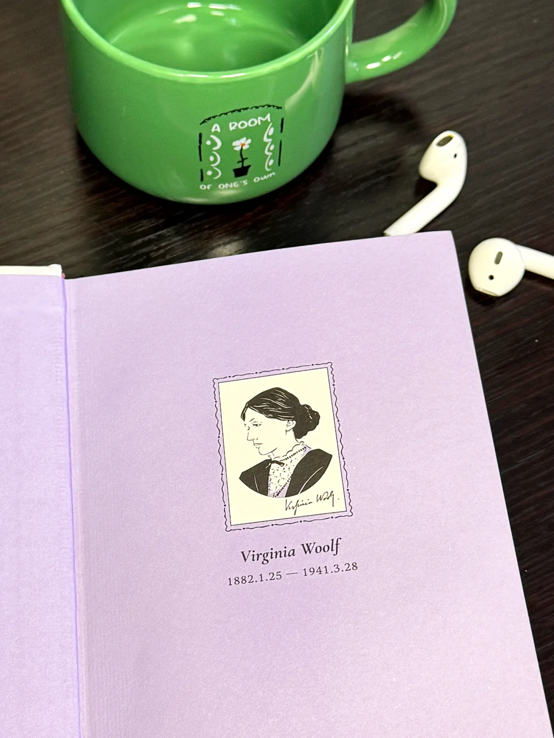 📖分享我超爱的这本书《一间自己的房间》